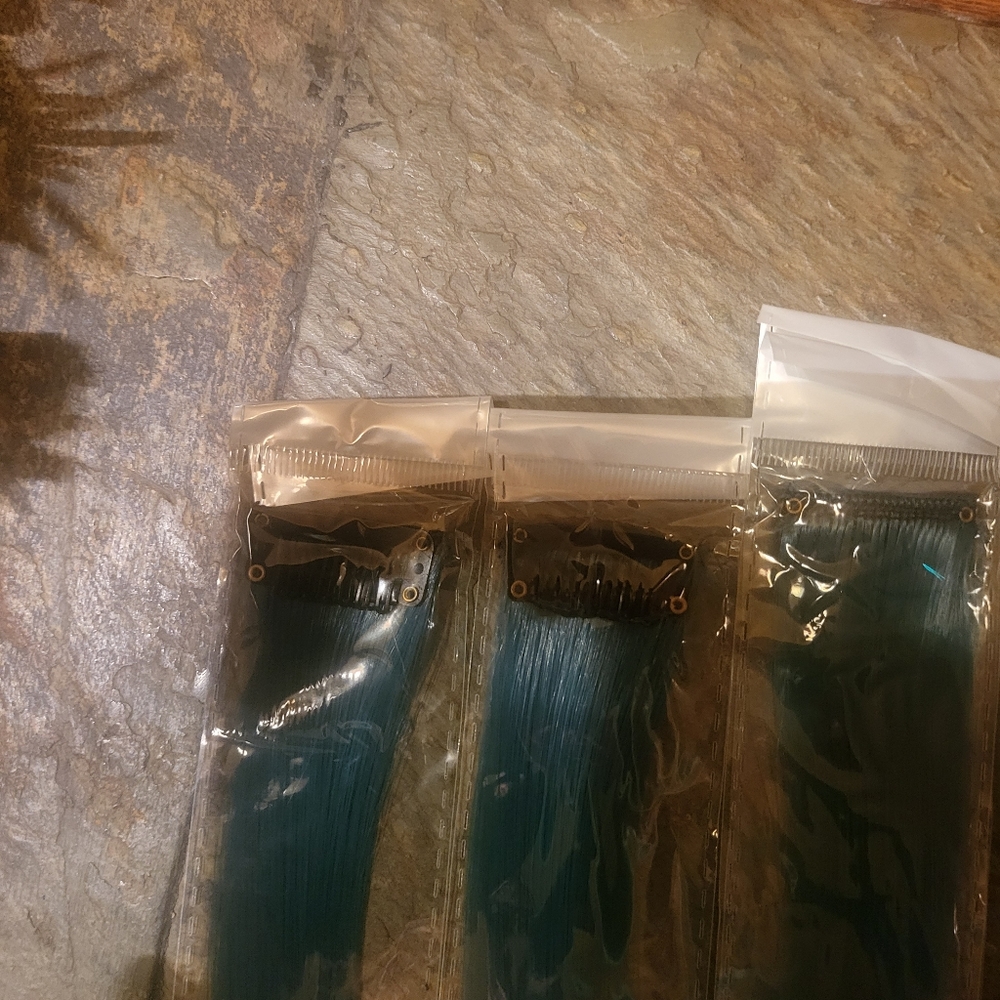 Hair extensions - Picture 2 of 2